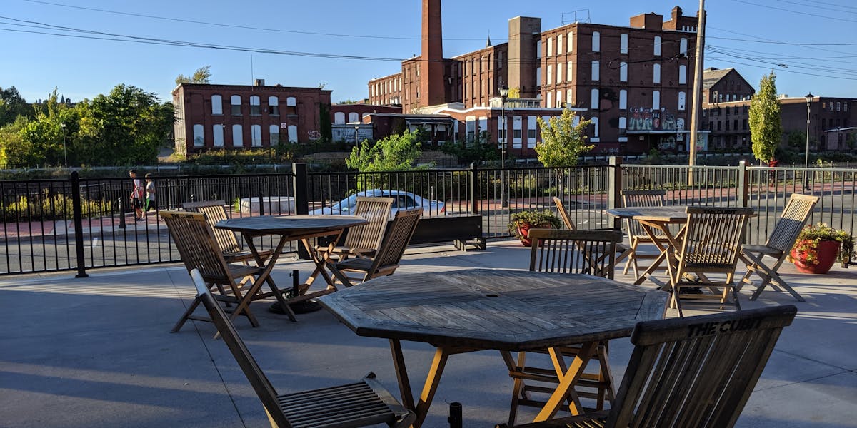 Photo of Outdoor Patio ♿