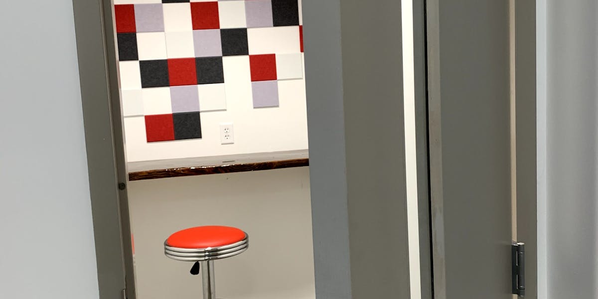 Photo of Phone Booth 7 (11N-3rd floor, by printer)