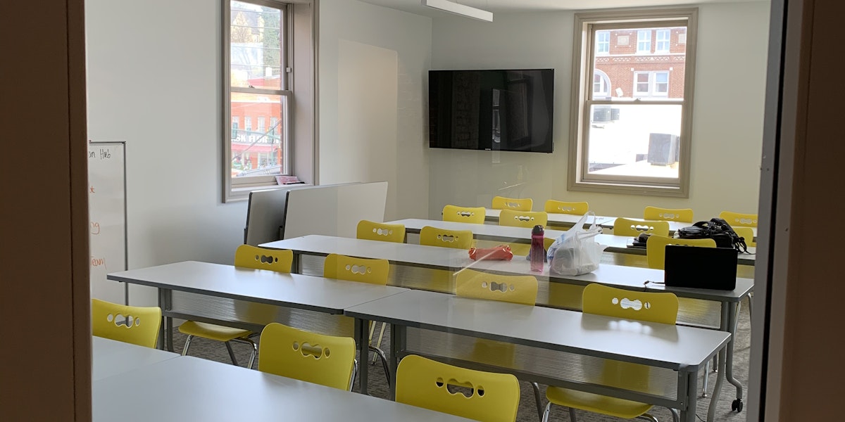Photo of Classroom (25-30 person)