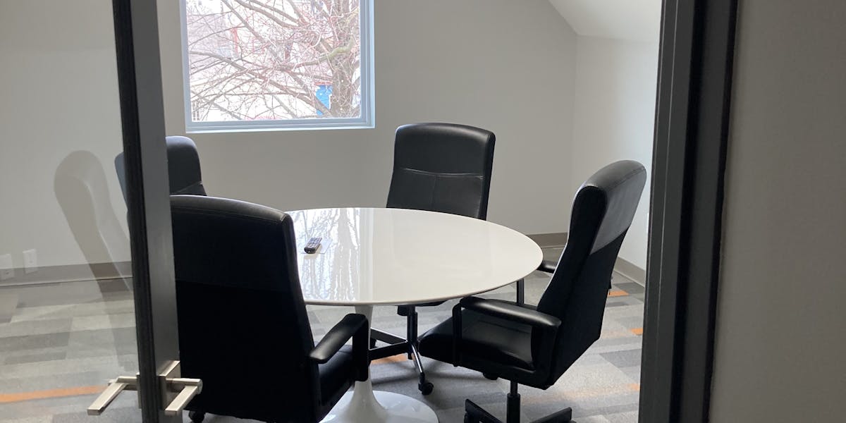 Photo of Day Office 801