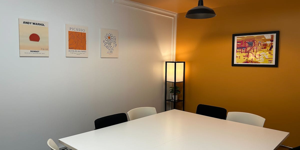 Photo of Diversey Meeting Room 
